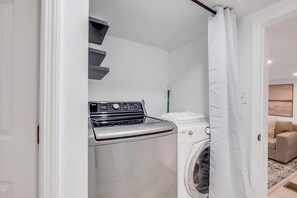 Interior - Stylish Nashville Getaway With Free Parking (Nashville)