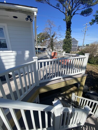 Upstairs 1Br Beach Apartment in the Heart of the Vibe District 5 Minute Stroll to Beach 1480