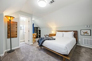 Interior - Plan A Trip To Georgia Aquarium In This Comfy 3BR (Hapeville)