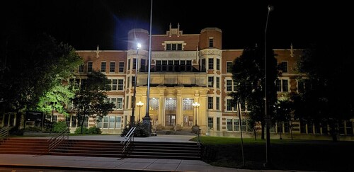 Sax Zim Bog Lodge Hibbing Downtown Home - Located Downtown Hibbing,