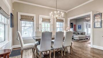 House (4 Bedrooms) | Interior