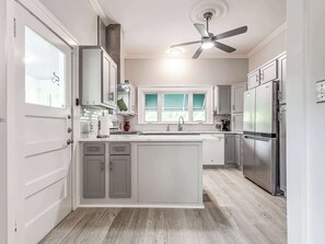 Interior - Stylish 3-bedroom Home in Tulsa (Tulsa)