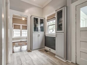 Interior - Stylish 3-bedroom Home in Tulsa (Tulsa)