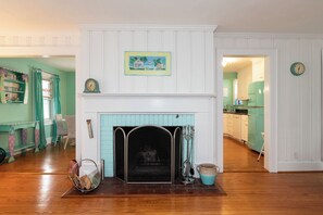 Interior - The Seashore Getaway House (Virginia Beach)