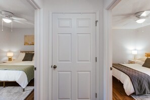 Interior - The Cozy Corner Near Downtown (Athens)