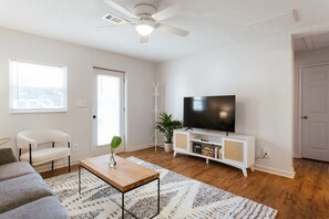 Interior - The Cozy Corner Near Downtown (Athens)