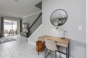 Interior - Tvpm-4263pd/sl (Kissimmee)