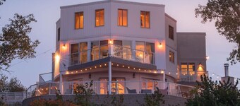 Villa Santorini + The Addition