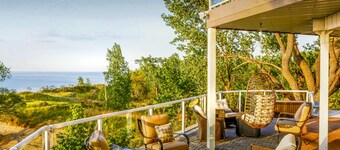 Villa Santorini + The Addition