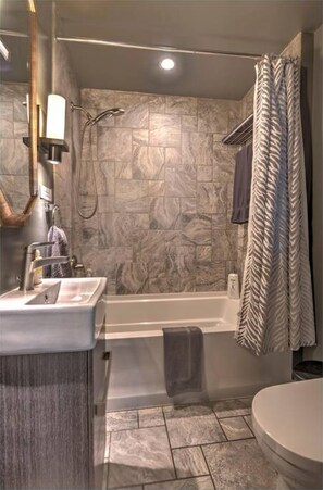 Interior - Villa Santorini + The Addition (Gary)