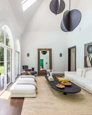 Interior - Bull Path Manor by Rove - 4BR Family Home With Pool & Hot Tub (East Hampton)