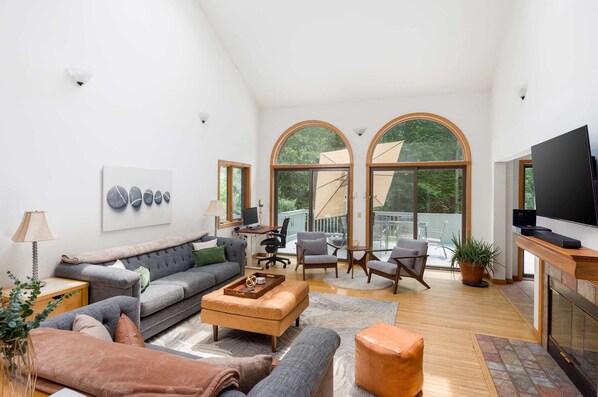 Interior - Meadowood Manor by Rovetravel 6BR Outdoor Spaces (Sag Harbor)