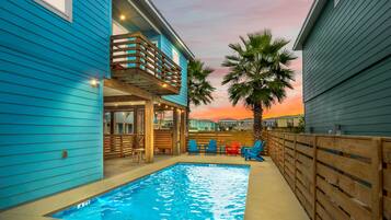 House (4 Bedrooms) | Depan hartanah