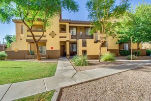 Interior - Southern #1064 Mesa (Mesa)