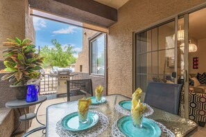 Interior - Southern #1064 Mesa (Mesa)