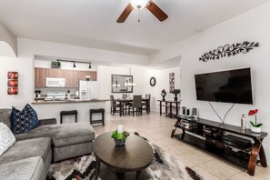 Interior - Southern #1064 Mesa (Mesa)