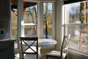 Interior - Skyriver Escape Riverfront With Hot Tub (Monroe)