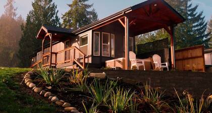 Skyriver Escape Riverfront With Hot Tub