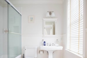 Interior - Oceanstone by Rove Villa w Pool & Beach Access (Southampton)