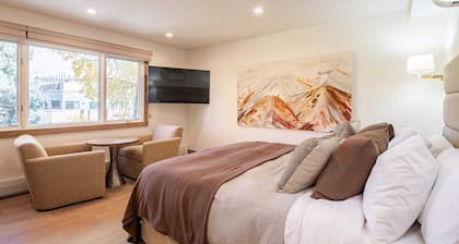 Le Petite Alps l 2BR Condo With Private Patio