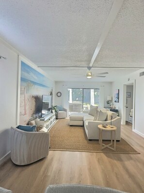 Interior - Commons of Sarasota 2 (Sarasota)