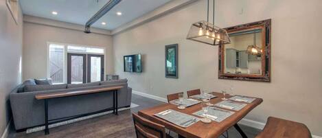 ด้านหน้าที่พัก