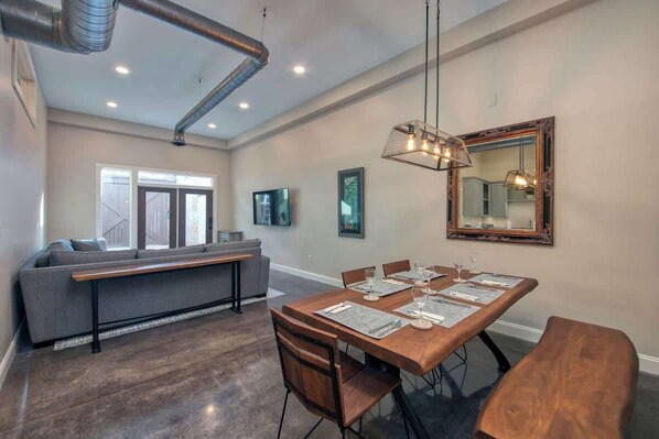 Front of property - Bright Modern Loft for Adventurers (Roanoke)