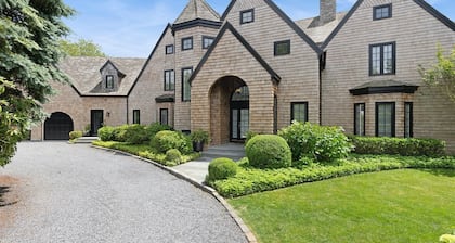 Kellis Cove by Rove Travel Home w Outdoor Spaces