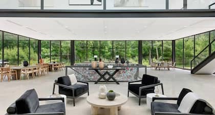 Glass House by Rove Travel Heated Pool & Hot Tub