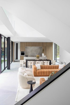 Interior - Blue Jay Villa by Rove Travel 7BR Home With Pool (East Hampton)