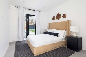 Interior - Blue Jay Villa by Rove Travel 7BR Home With Pool (East Hampton)