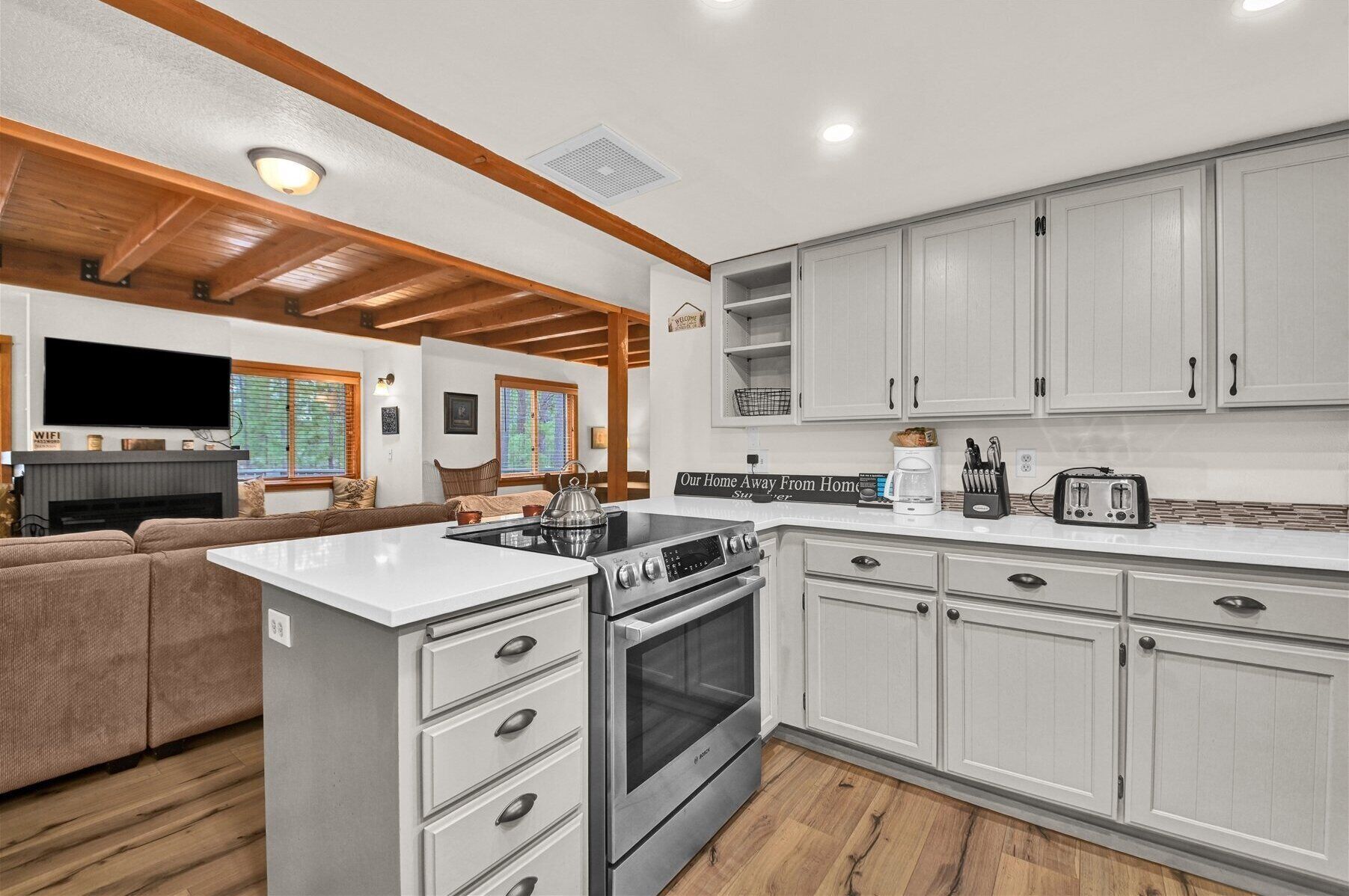 المنشأة من الداخل