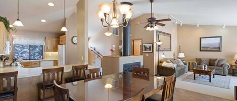 Televisión y chimenea