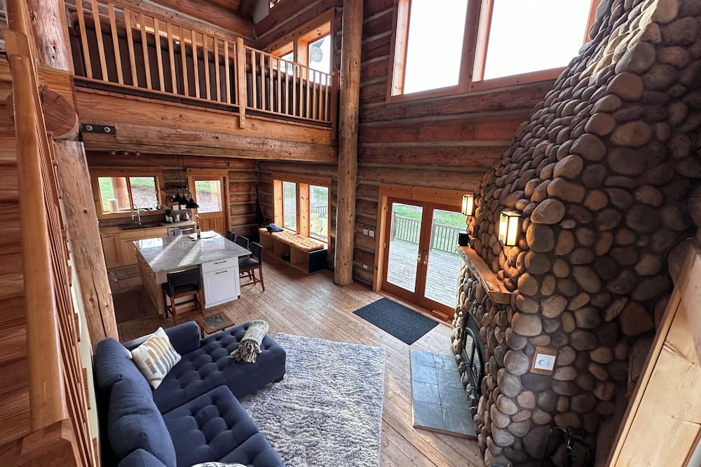 Mosier Cabin Hot Tub Mt Adams View - Hood River, OR