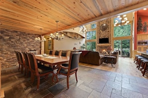 Interior - Sunriver Hot Tub Stay With Game Room Near Sharc (Bend)