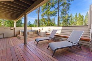 Interior - Sunriver Golf Views Hot Tub Escape (Bend)