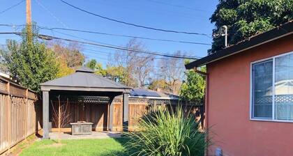 Marbella Lane - Stylish Retreat Home in San Jose