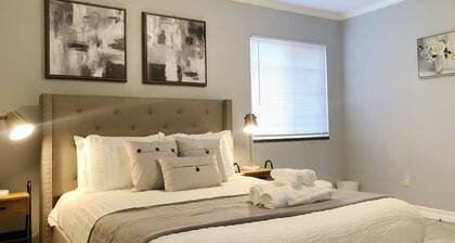 Marbella Lane - Stylish Retreat Home in San Jose