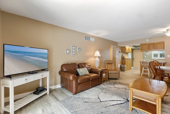 Interior - Win-san C102 (New Smyrna Beach)