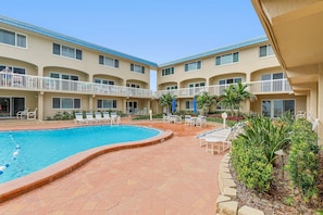 Interior - Win-san C102 (New Smyrna Beach)