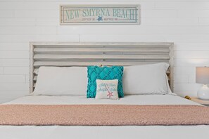 Interior - Oceania Beach Club 704 (New Smyrna Beach)