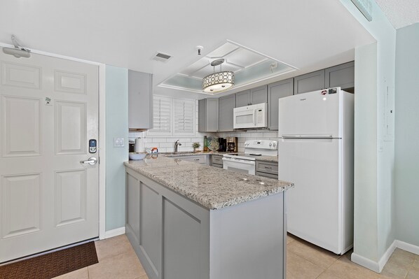 Interior - Oceania Beach Club 704 (New Smyrna Beach)