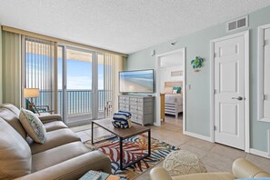 Interior - Oceania Beach Club 704 (New Smyrna Beach)