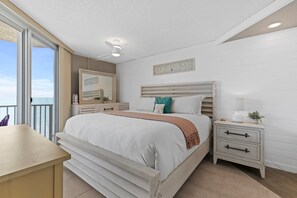Interior - Oceania Beach Club 704 (New Smyrna Beach)
