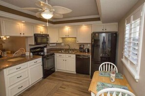 Interior - Win-san C101 (New Smyrna Beach)