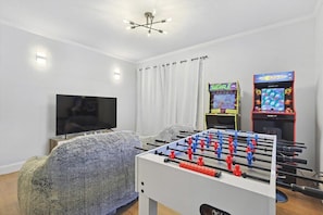 Interior - Upscale 6BR Home With Pool, Hot Tub & Game Room (Farmers Branch)