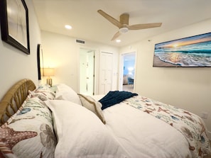 Interior - Oceania Beach Club 201 (New Smyrna Beach)