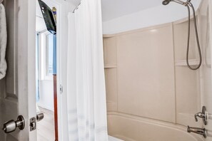 Interior - Oceania Beach Club 509 (New Smyrna Beach)