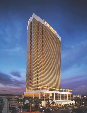 Interior - Stylish Renovated Studio at Trump Tower 2804 (Las Vegas)