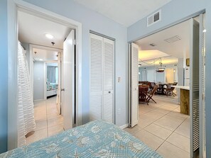 Interior - Oceania Beach Club 703 (New Smyrna Beach)